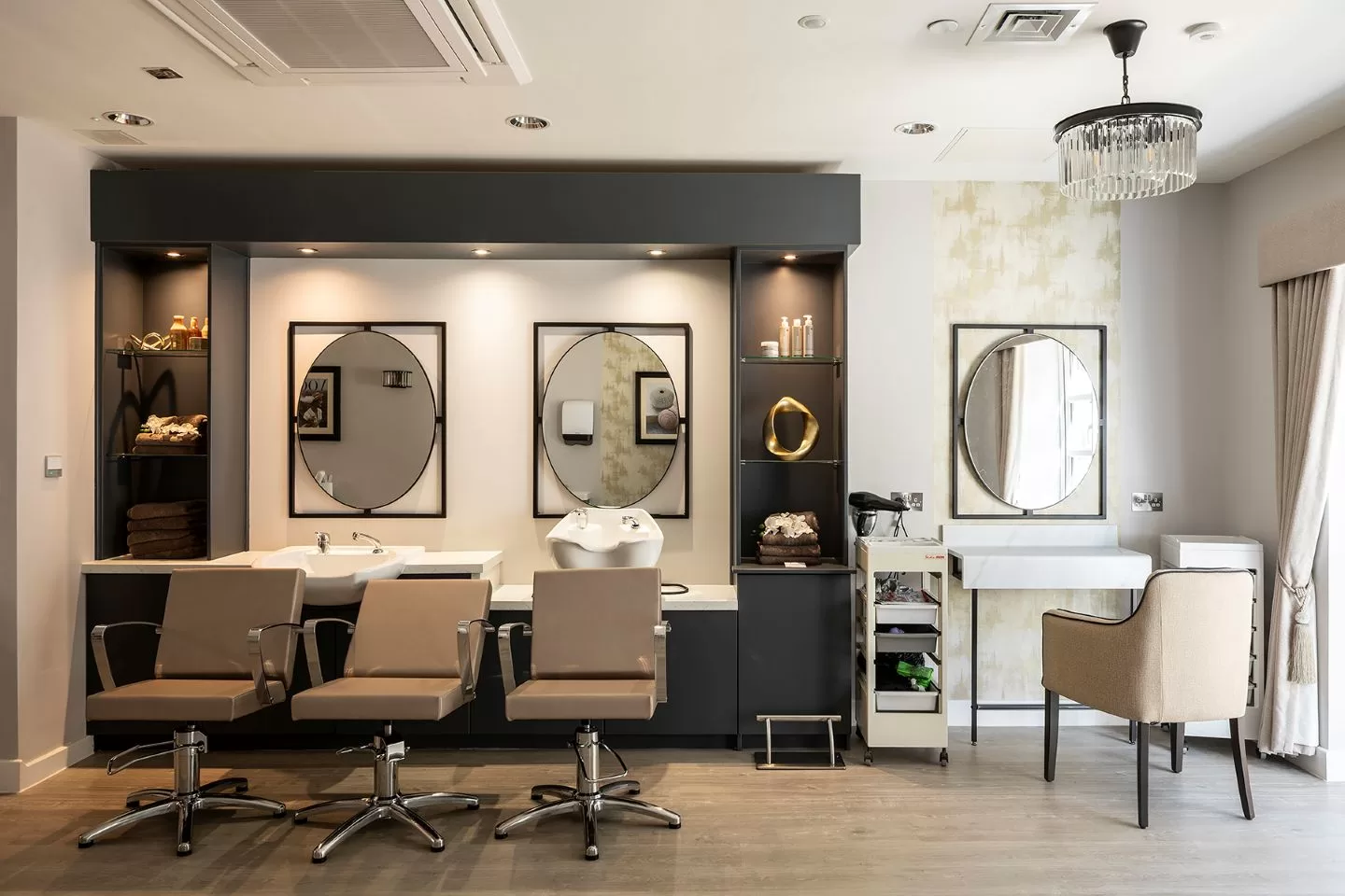 Oakwood Court extension_hair salon