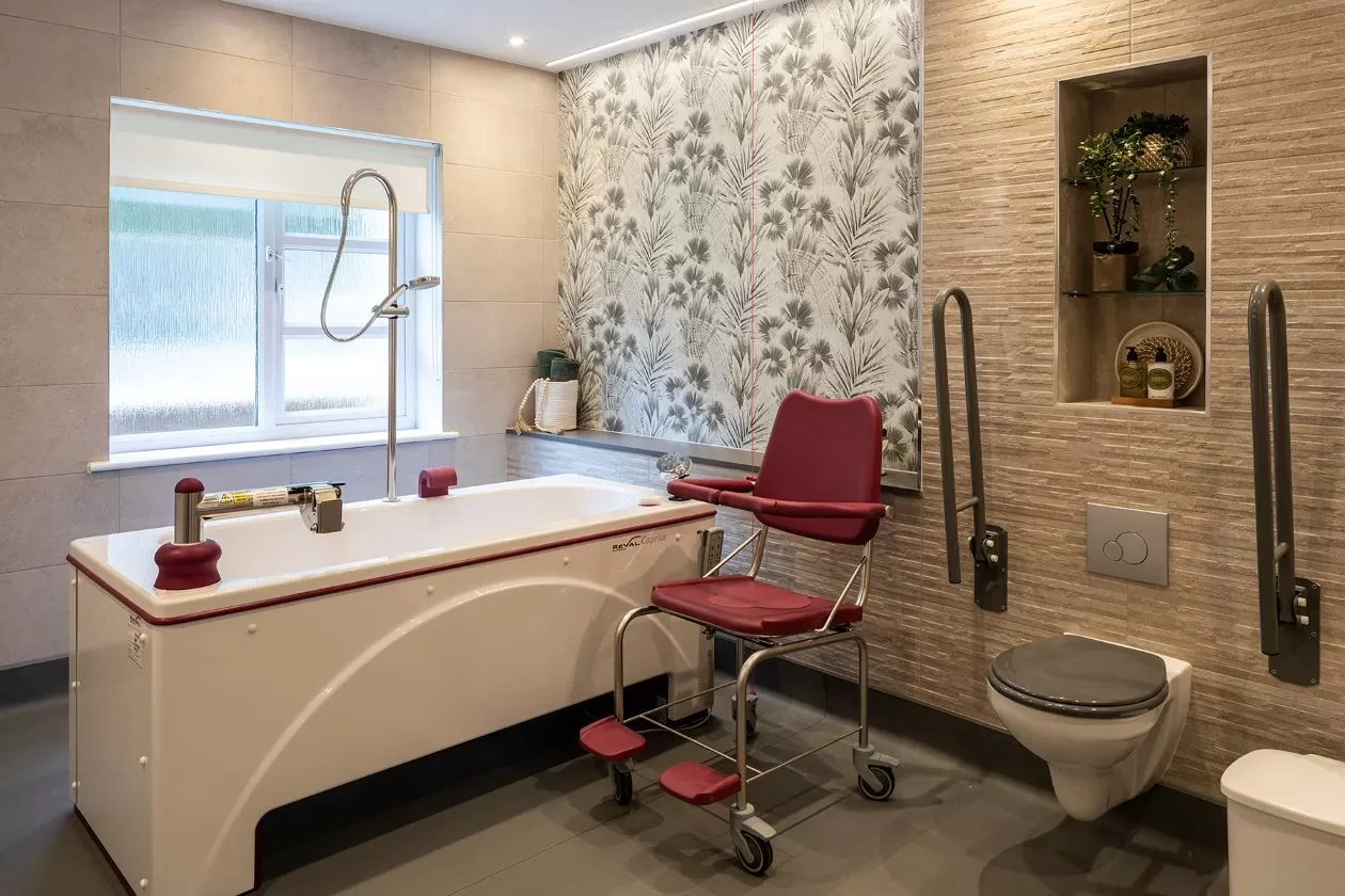 Oakwood Court extension_spa bathroom