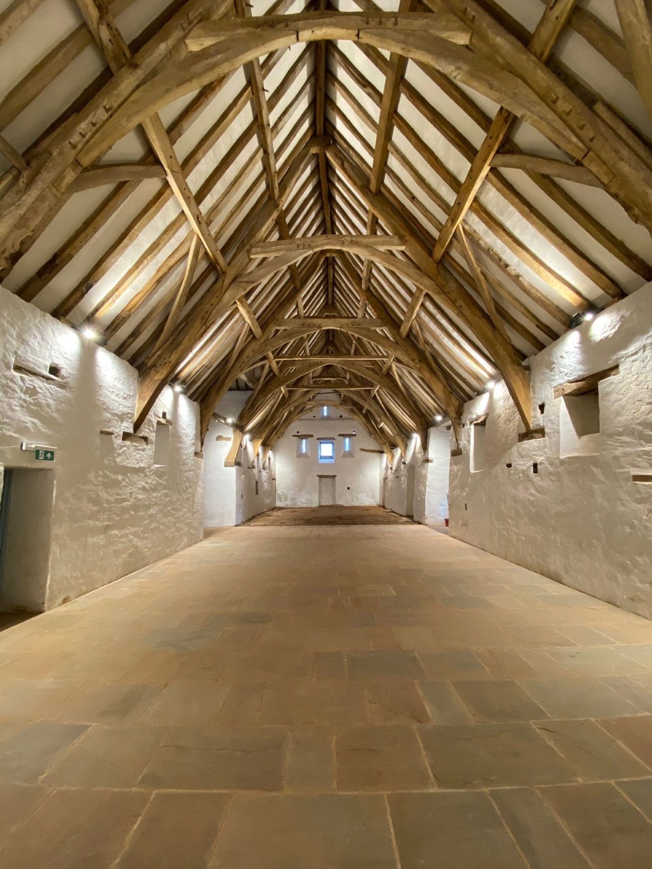 Winterbourne-Barn – Portrait view
